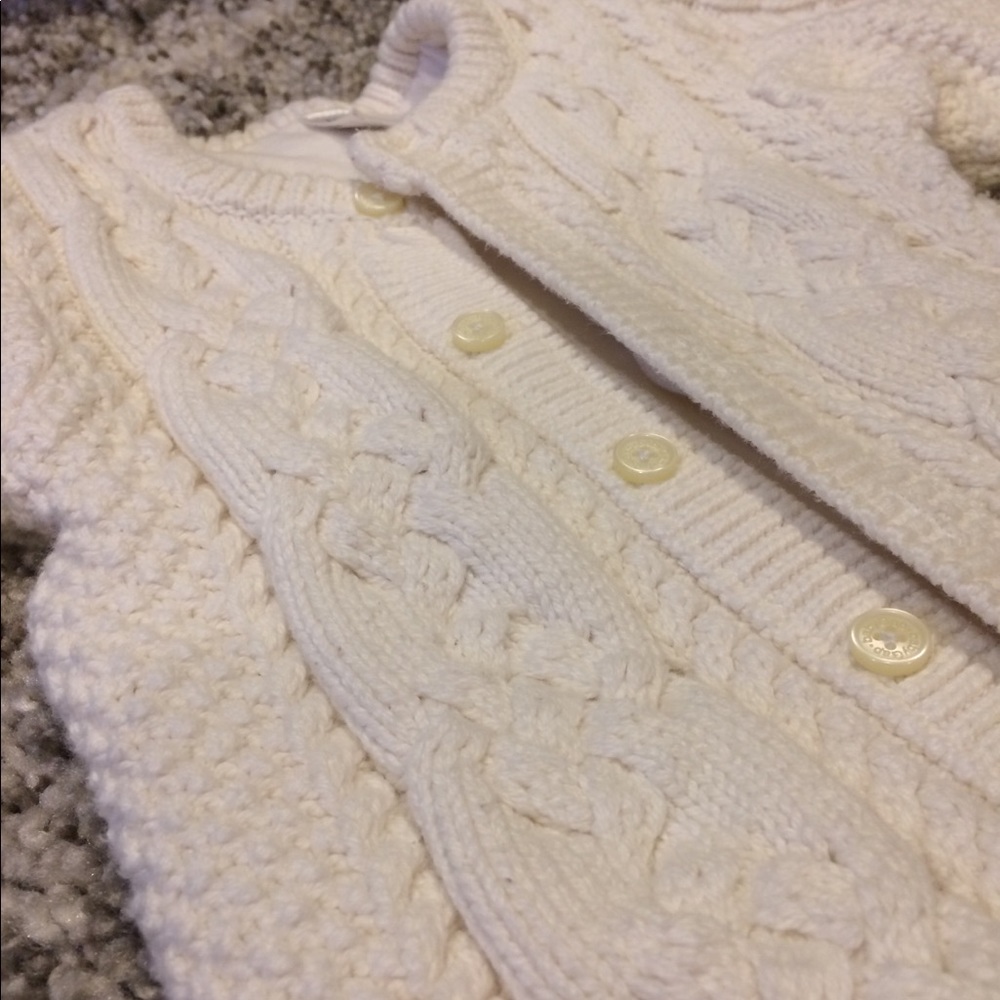 Gap cable knit one piece 6-12 months